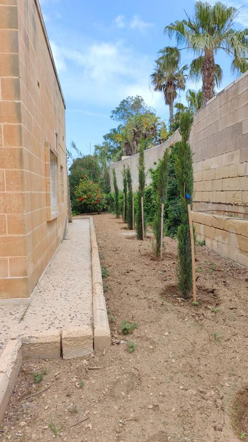 Stunning Villa With Pool, Table Tennis, Table Soccer And A Pool Table Naxxar Екстериор снимка