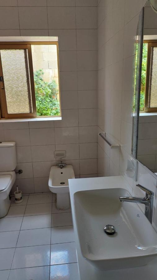 Stunning Villa With Pool, Table Tennis, Table Soccer And A Pool Table Naxxar Екстериор снимка